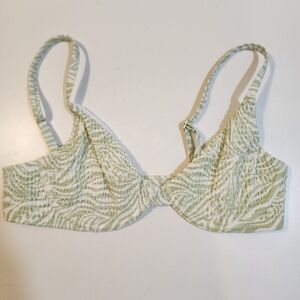 Hollister California  Bikini Top Elegant Green Patterned Size M